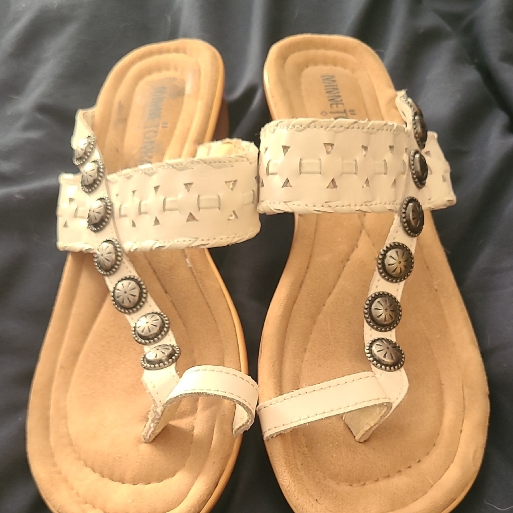 Minnetonka White and Tan Sandals with Studded Design